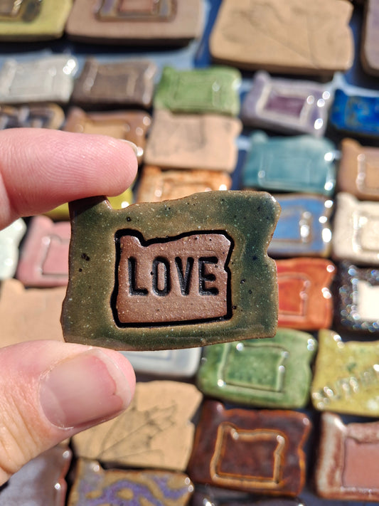 LIC 1.5" Oregon Mystery Magnet