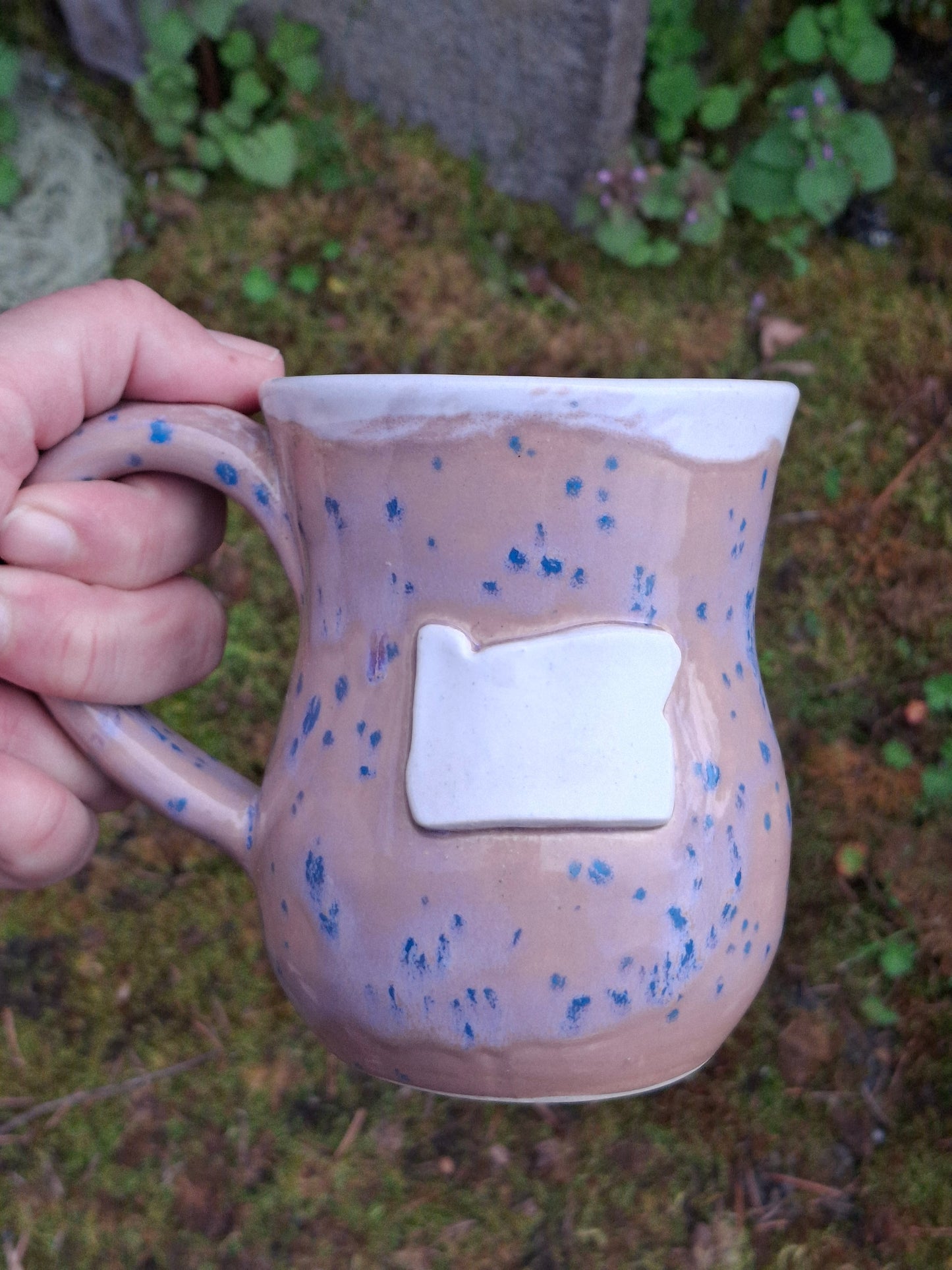 LIC 13 ounce Pink & White Ceramic Oregon Mug