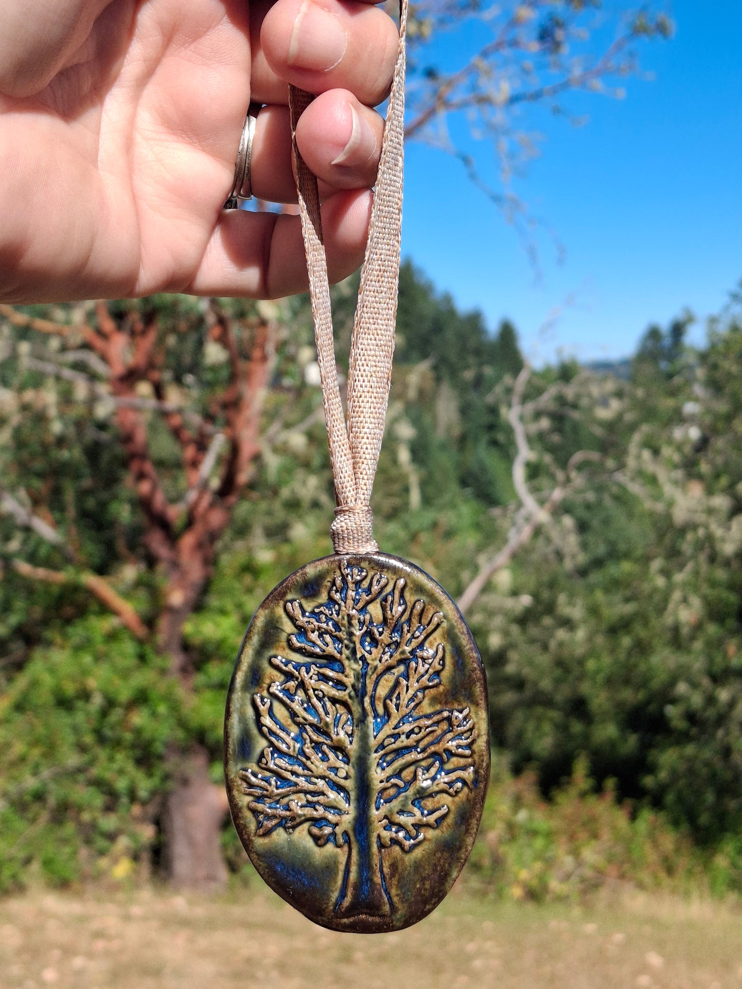 LIC Small Oak Tree Wall Hang