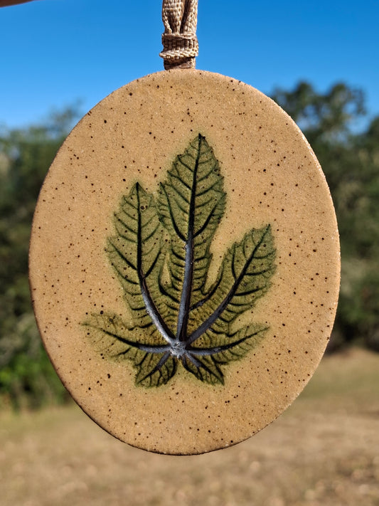 LIC Small Fig Leaf or Oak Leaf Wall Hang