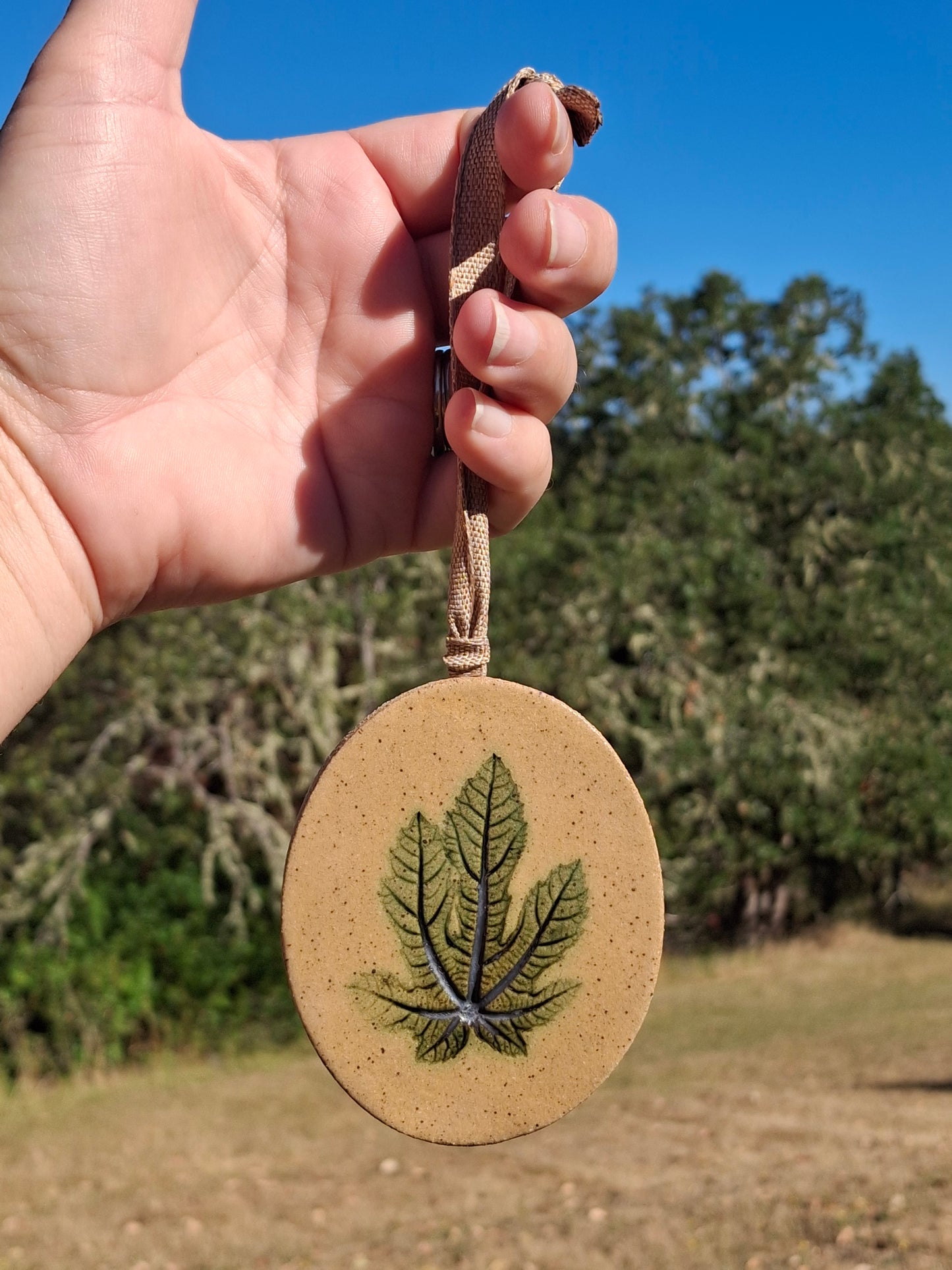 LIC Small Fig Leaf or Oak Leaf Wall Hang