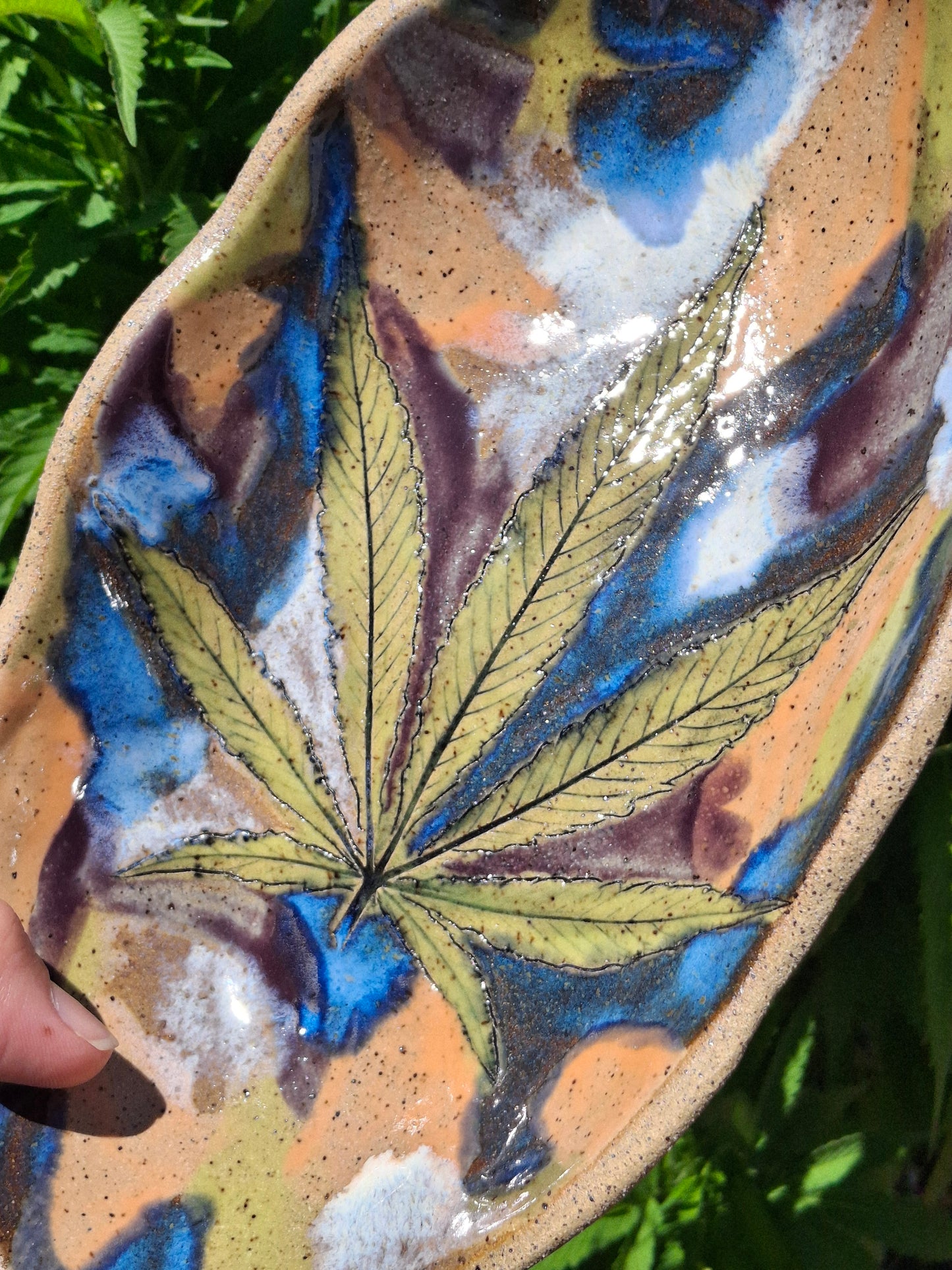 LIC 10.5" Hippie Mary Jane Dish